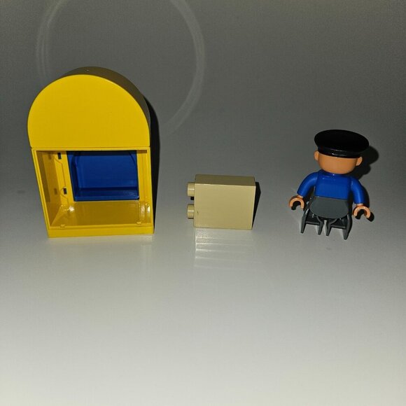Lego Duplo 5638 Legoville Postman Mail Man Post Office Box Motorcycle COMPLETE - Picture 5 of 13